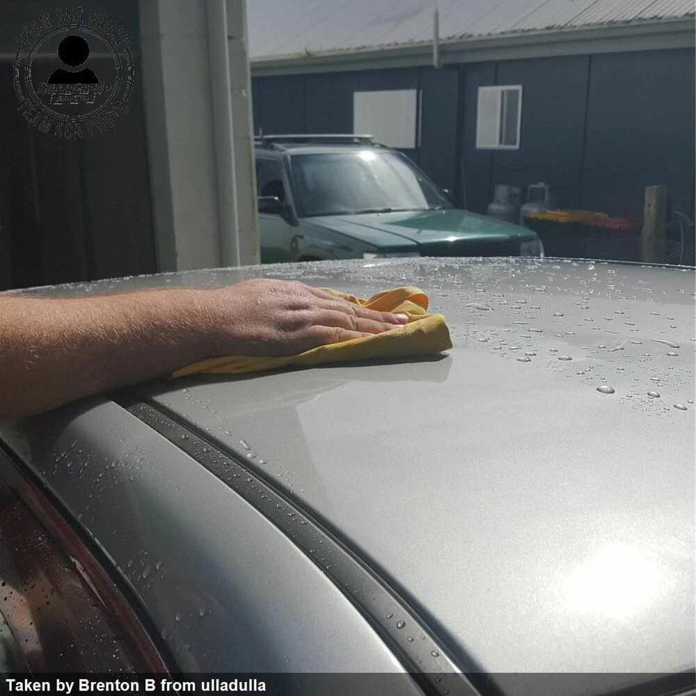 Meguiar's Synthetic Medium Super Glide Chamois 4 Meguiar's Synthetic Medium Super Glide Chamois - Image 2