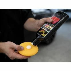 Meguiar's Ultimate Compound 450mL -Wash & Dry Shop SCA 214309 03 hi res