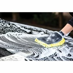 Armor All 2-in-1 Microfibre Wash Mitt -Wash & Dry Shop SCA 533267 01 hi res