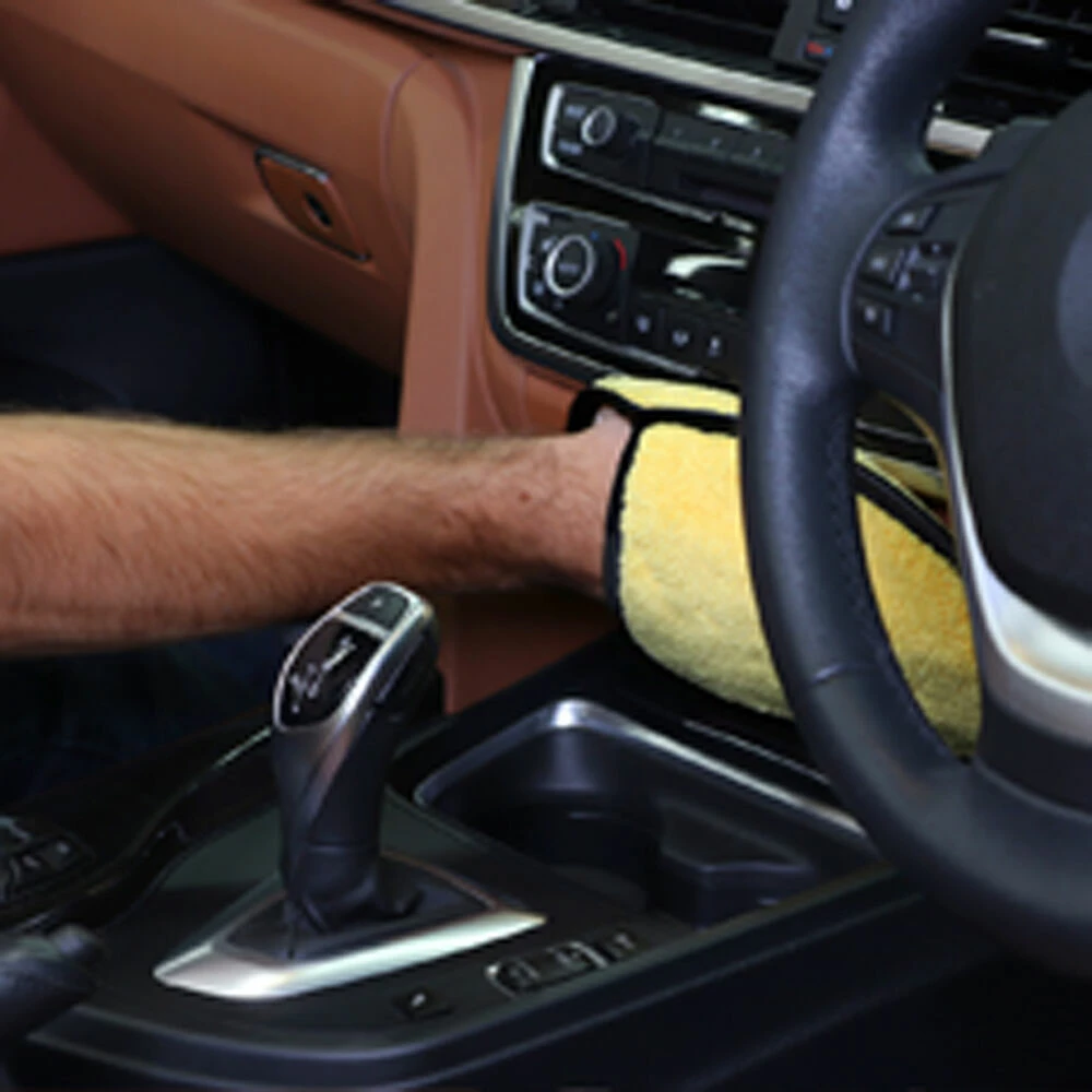 Turtle Wax Grip It Dust Magnet Mitt 4 Turtle Wax Grip It Dust Magnet Mitt - Image 2