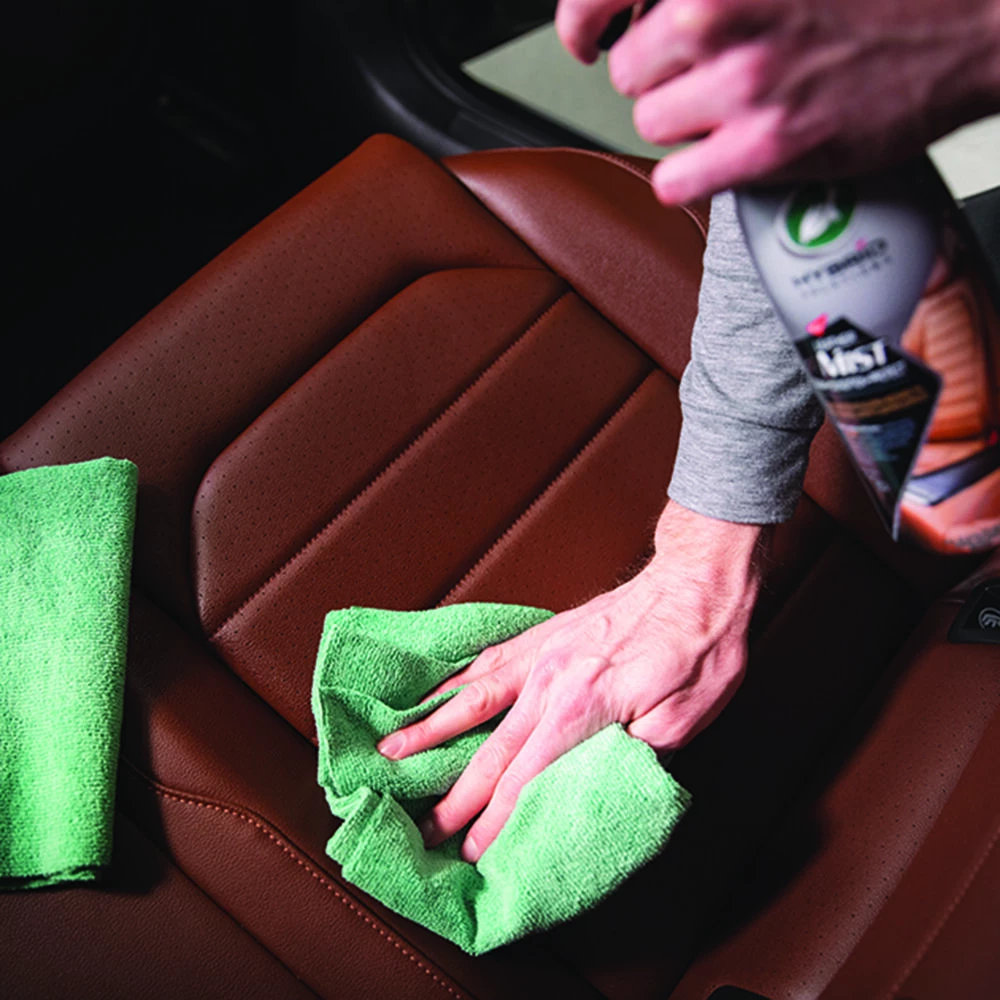 Turtle Wax Leather Cleaner & Conditioner 591mL 5 Turtle Wax Leather Cleaner & Conditioner 591mL - Image 3