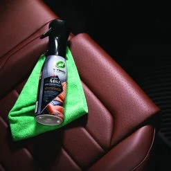 Turtle Wax Leather Cleaner & Conditioner 591mL 12 Turtle Wax Leather Cleaner & Conditioner 591mL -Wash & Dry Shop SCA 622351 03 hi res