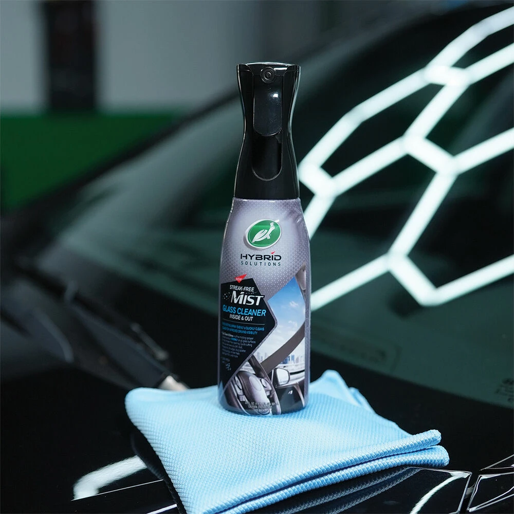 Turtle Wax Hybrid Solutions Streak Free Mist Glass Cleaner 591mL 7 Turtle Wax Hybrid Solutions Streak Free Mist Glass Cleaner 591mL - Image 5