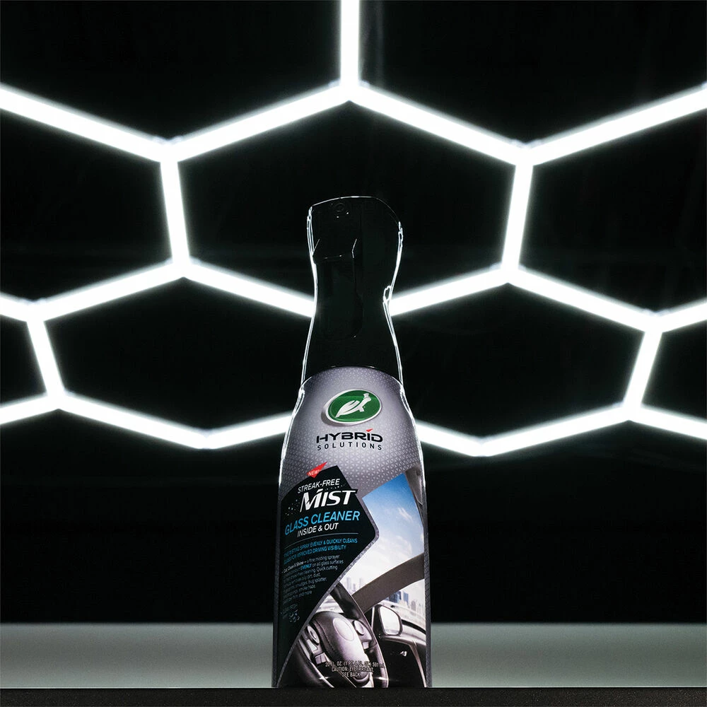 Turtle Wax Hybrid Solutions Streak Free Mist Glass Cleaner 591mL 8 Turtle Wax Hybrid Solutions Streak Free Mist Glass Cleaner 591mL - Image 6