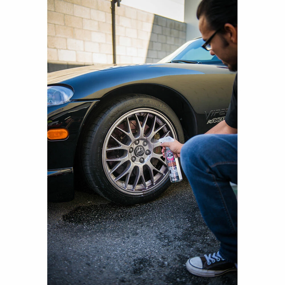 Chemical Guys Decon Pro Iron Remover & Wheel Cleaner 473mL 7 Chemical Guys Decon Pro Iron Remover & Wheel Cleaner 473mL - Image 5